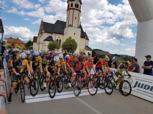 b start članov9